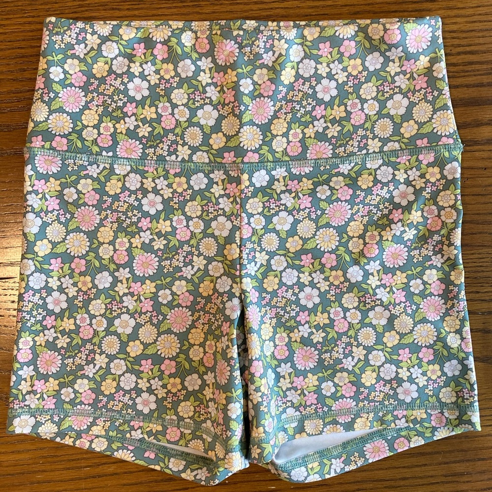 AE Everything Super High-Waisted 4” Bike Short Size M
